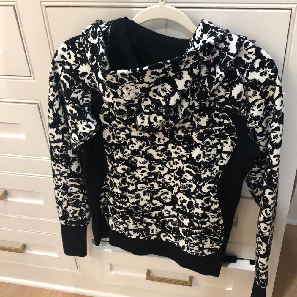 Lululemon Front Zip Black and White Jacket - Picture 3 of 3